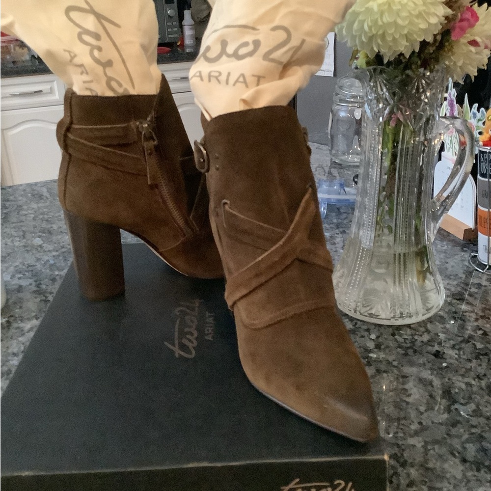 Ariat Women's Rich Brown Suede Ankle Boots